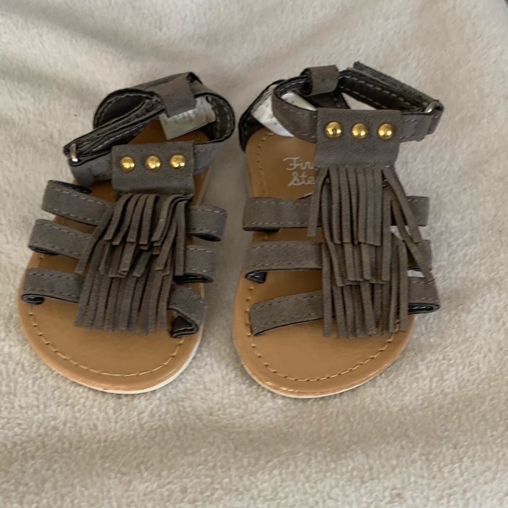 Girls shoes